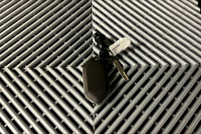 Used 2025 Kia Telluride S image 11