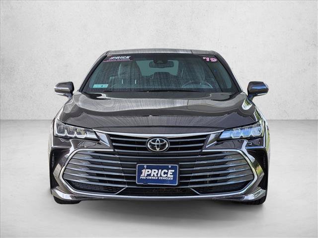Used 2019 Toyota Avalon XLE FWD image 2