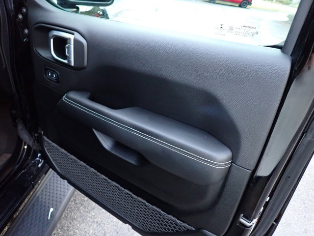 Used 2021 Jeep Wrangler Unlimited Sahara w/ Cold Weather Group image 16