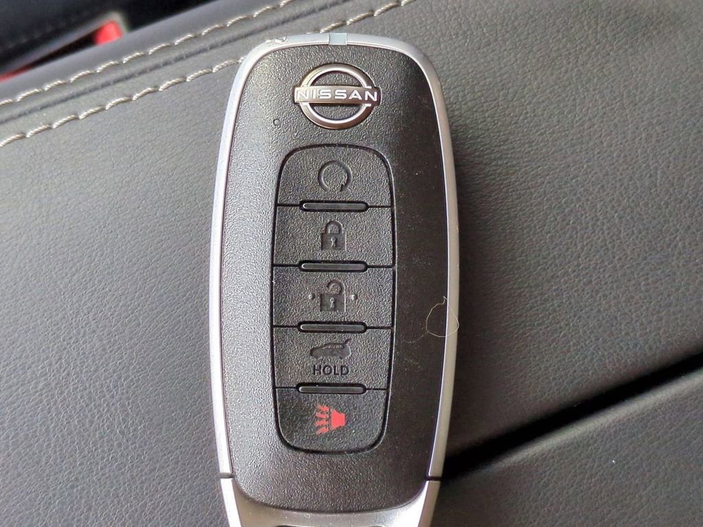 Certified 2025 Nissan Rogue SV image 29