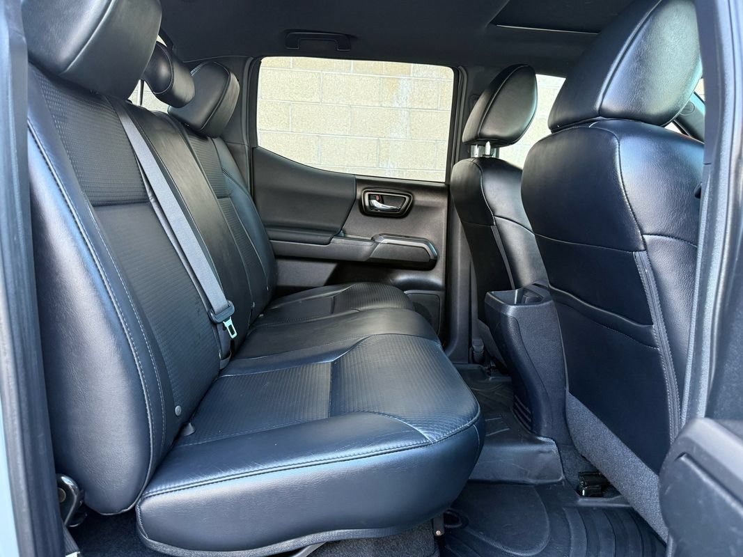 Used 2019 Toyota Tacoma TRD Sport AWD/4WD image 29