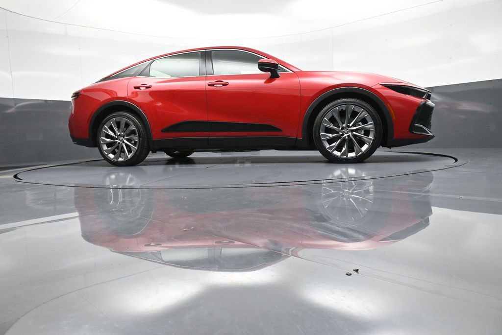 Used 2023 Toyota Crown Limited w/ Advanced Technology Package image 28