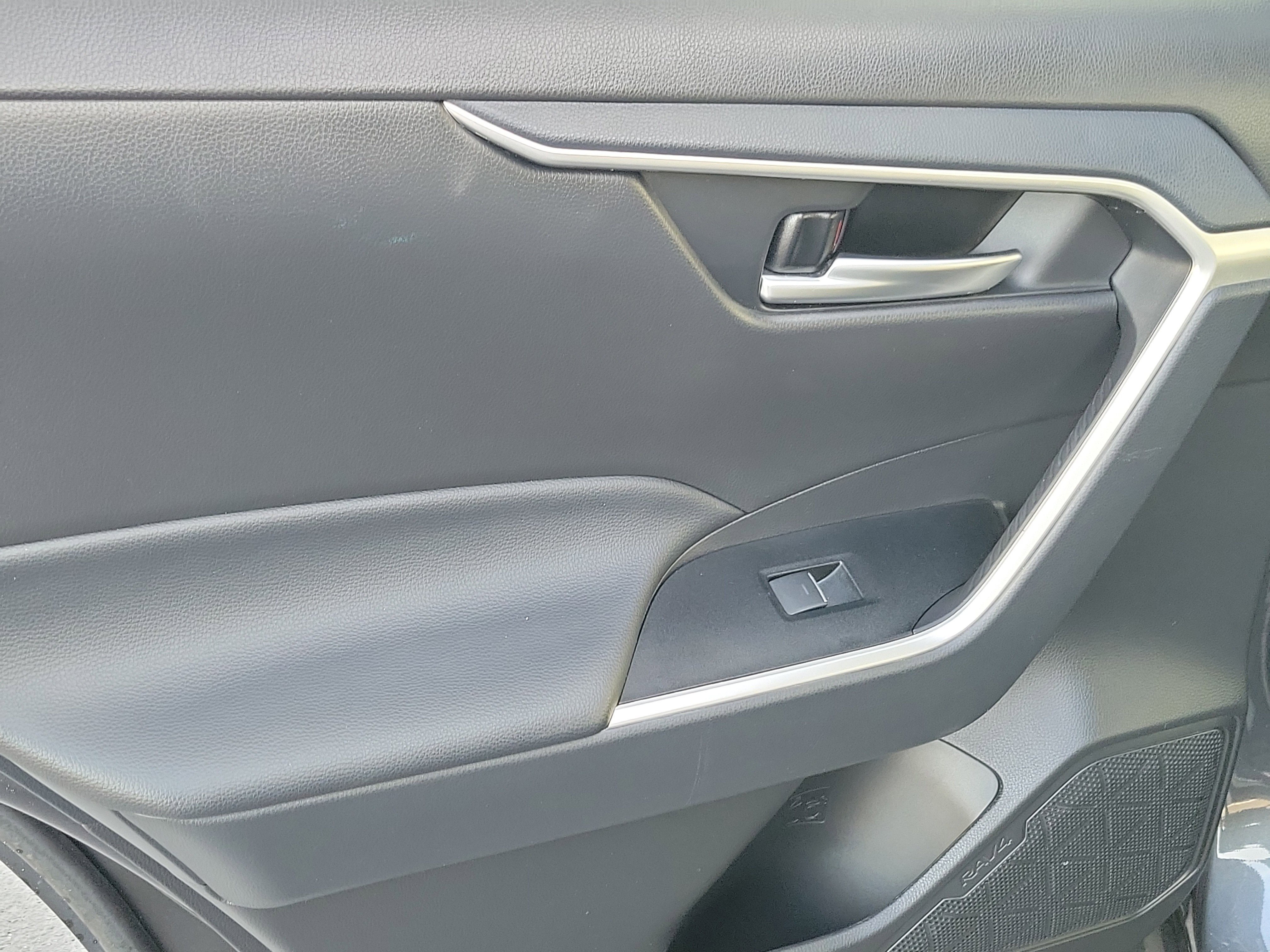 Certified 2025 Toyota RAV4 XLE AWD/4WD image 13