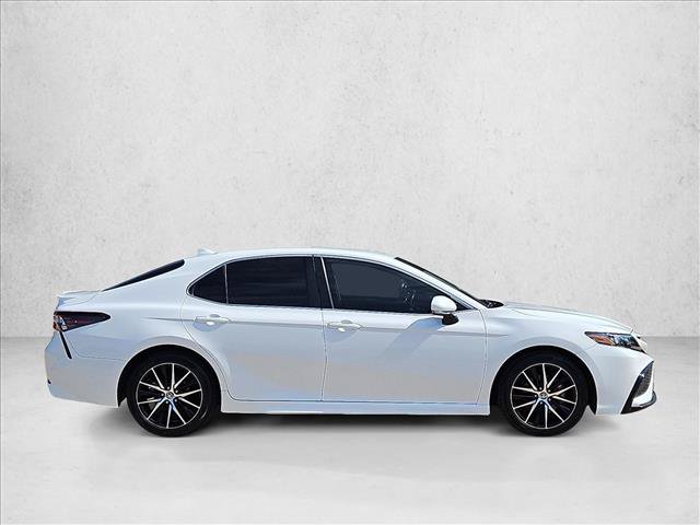 Used 2023 Toyota Camry SE FWD image 4