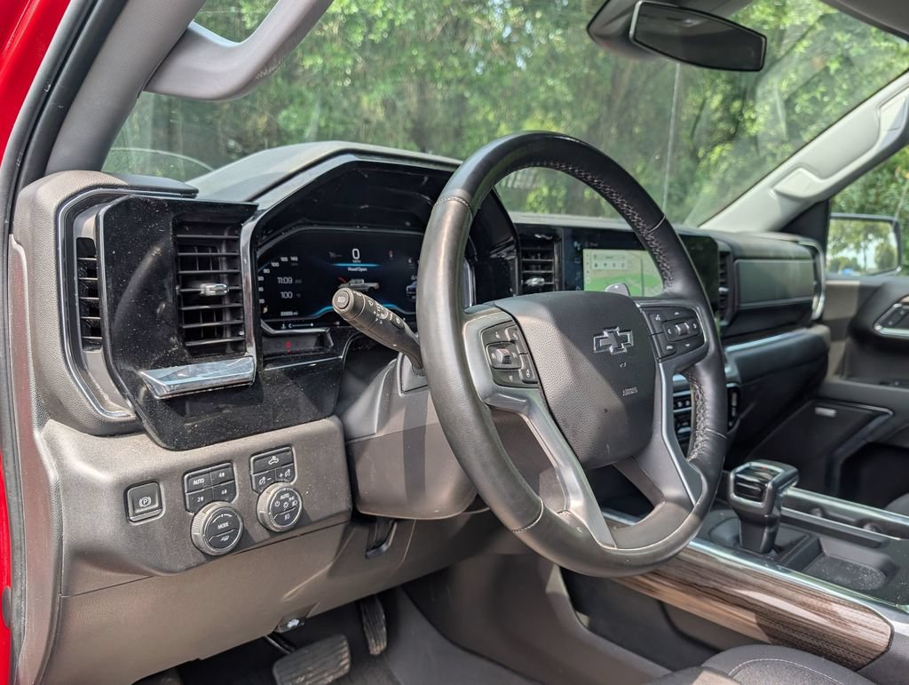 Used 2024 Chevrolet Silverado 1500 LT Trail Boss w/ Convenience Package II AWD/4WD image 31