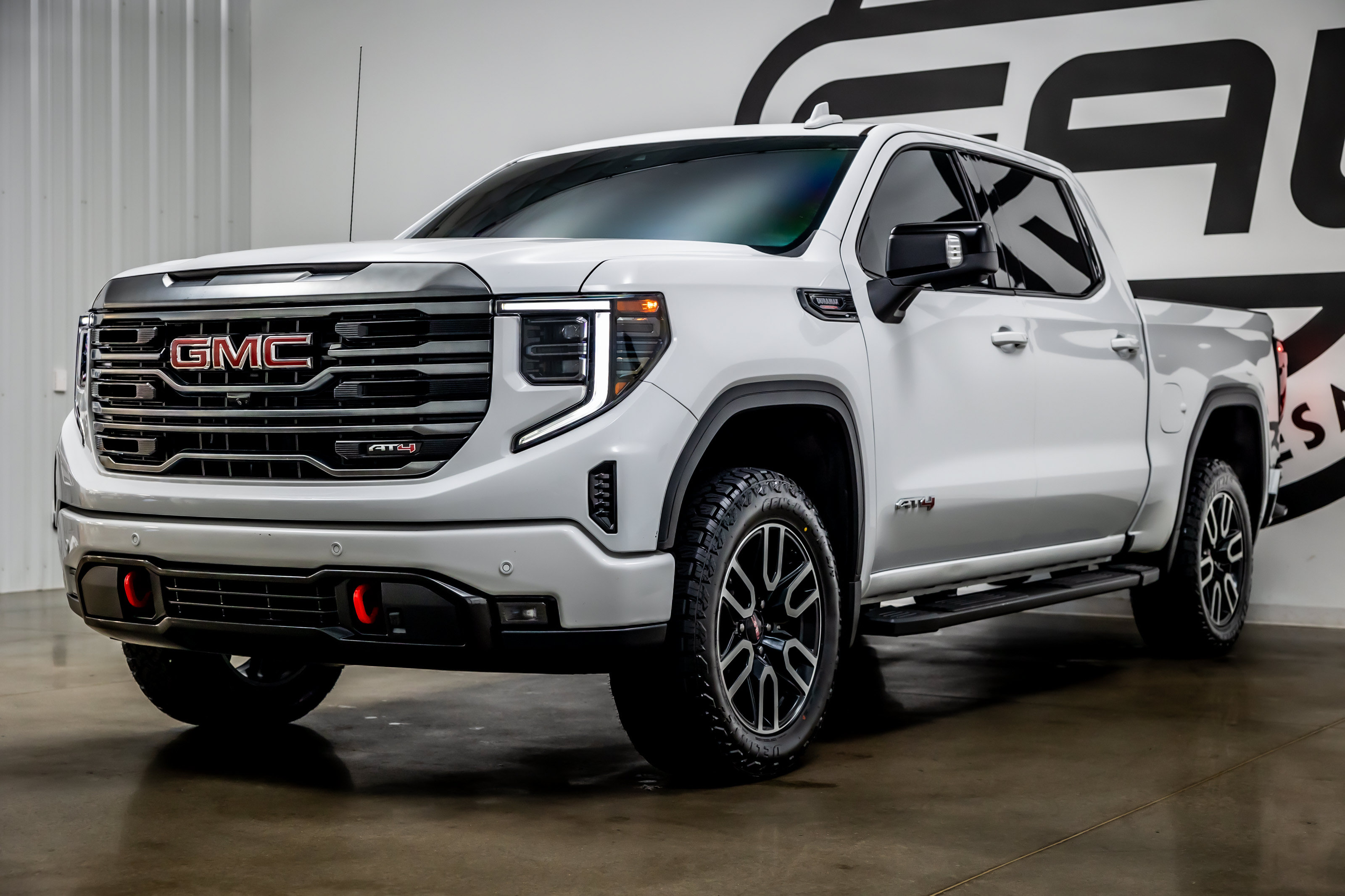Used 2024 GMC Sierra 1500 AT4 w/ Technology Package AWD/4WD image 31