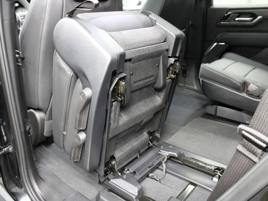Used 2025 GMC Yukon Denali w/ Denali Reserve Package AWD/4WD image 70