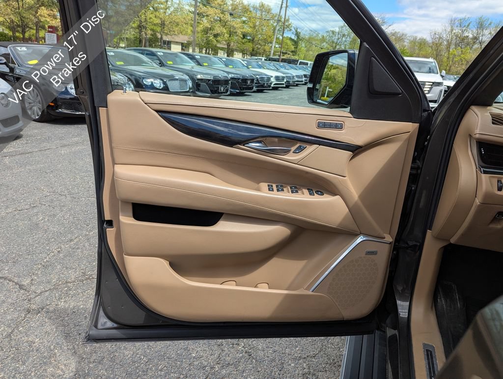 Used 2020 Cadillac Escalade Platinum AWD/4WD image 14