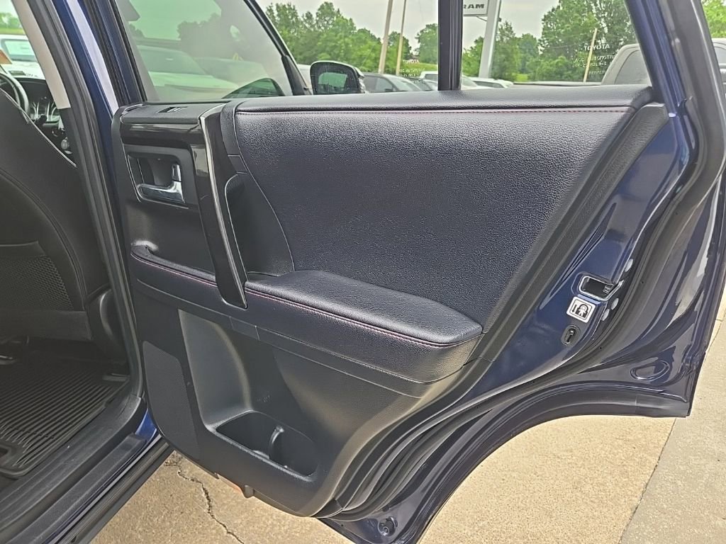 Used 2020 Toyota 4Runner TRD Off-Road Premium w/ Moonroof Package AWD/4WD image 78