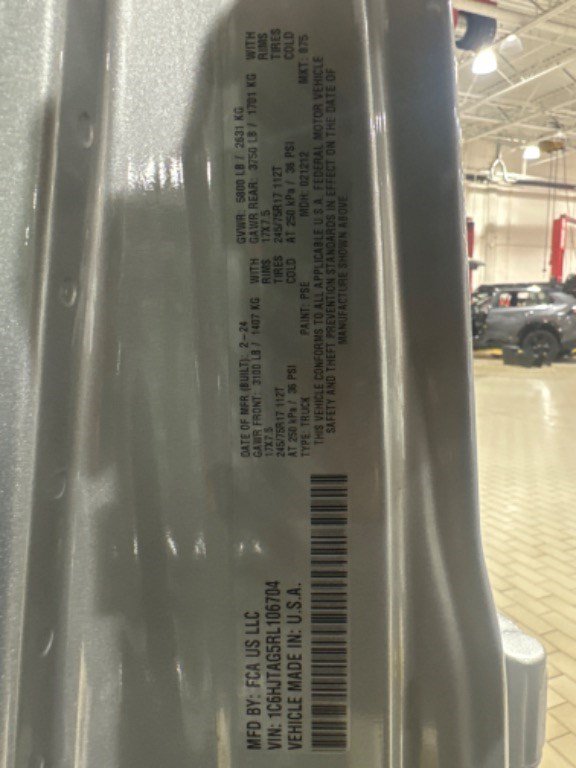 Used 2024 Jeep Gladiator Sport AWD/4WD image 5