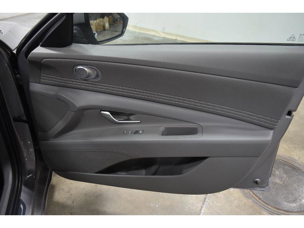 New 2025 Hyundai Elantra SEL image 82