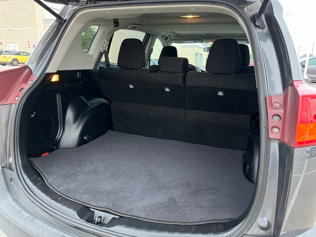 Used 2015 Toyota RAV4 XLE FWD image 10