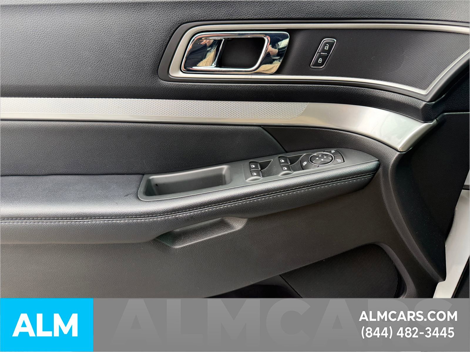 Used 2016 Ford Explorer XLT image 31