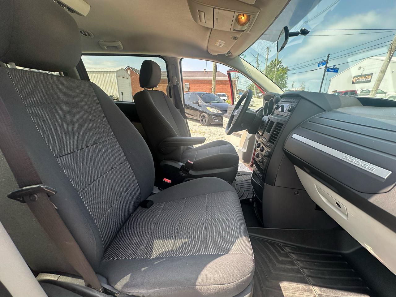 Used 2009 Dodge Grand Caravan SE w/ Climate Group FWD image 19