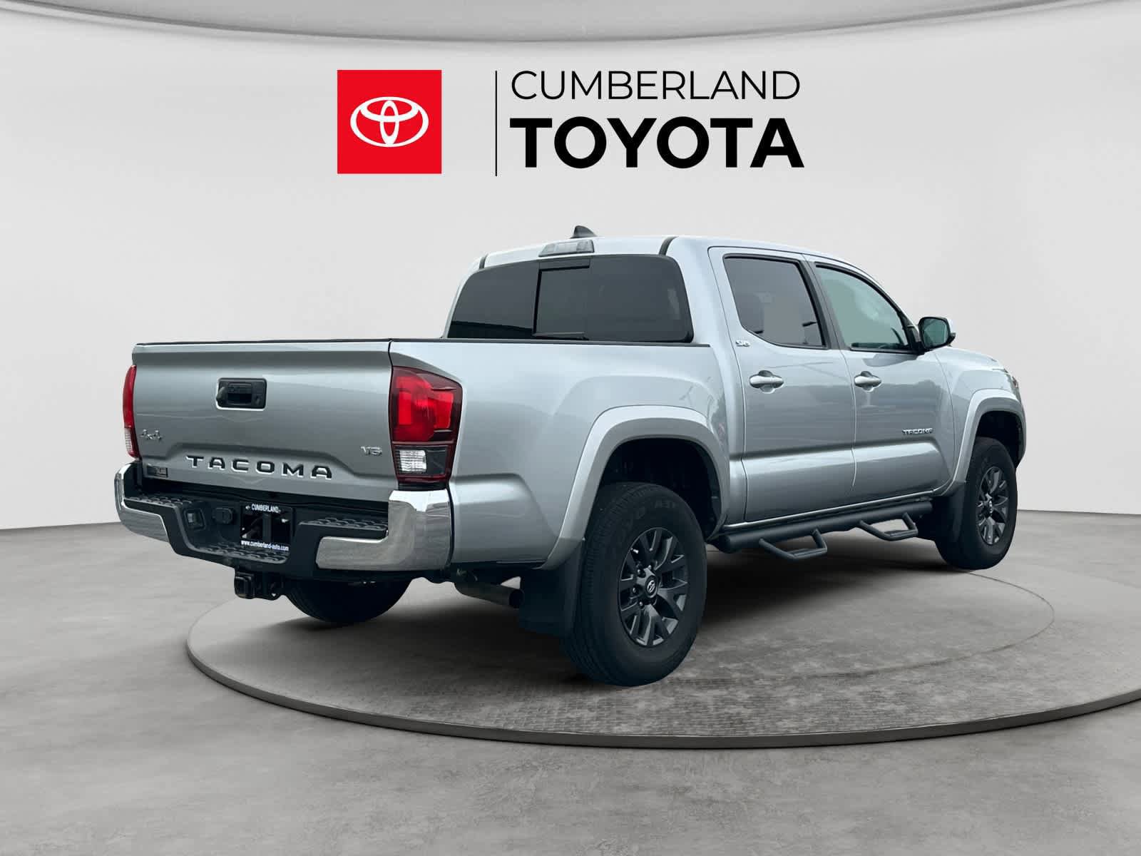 Used 2023 Toyota Tacoma SR5 AWD/4WD image 5