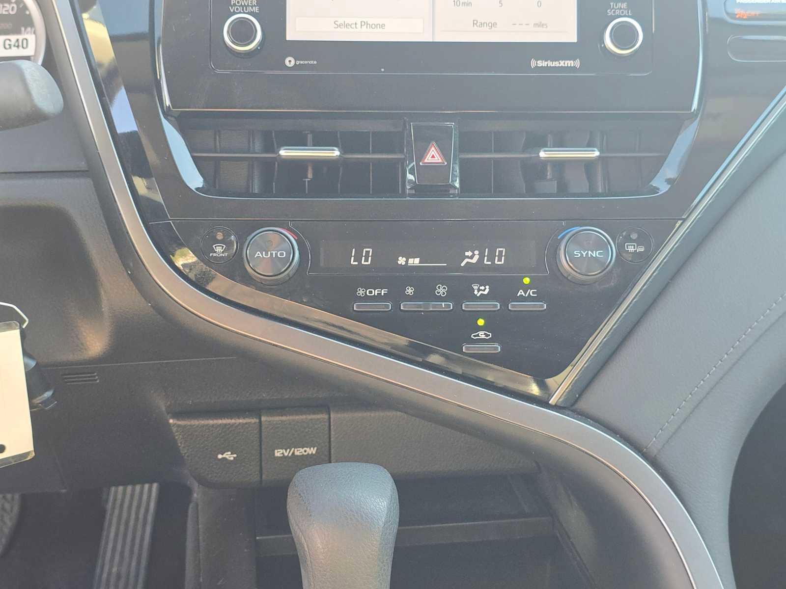 Used 2024 Toyota Camry LE image 28