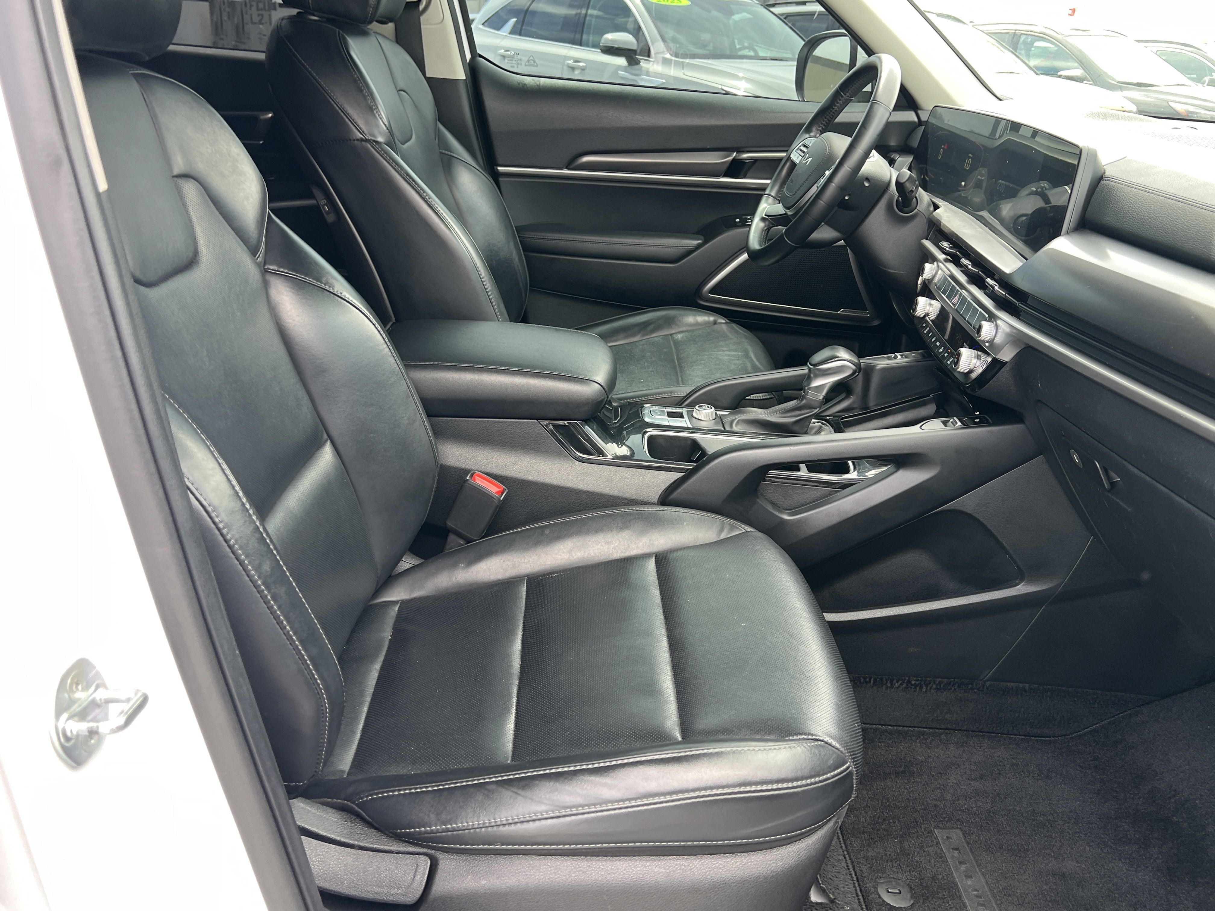 Certified 2023 Kia Telluride S image 17