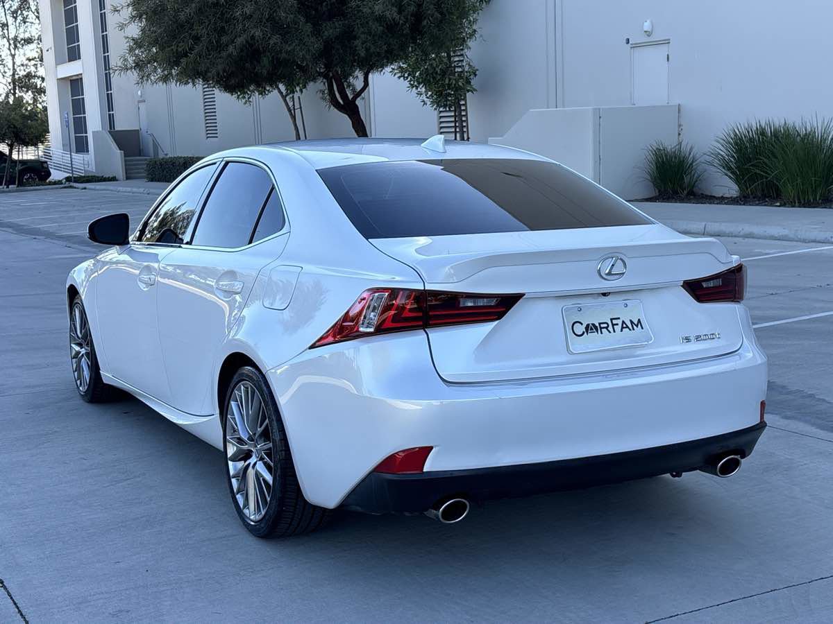Used 2016 Lexus IS 200t image 5