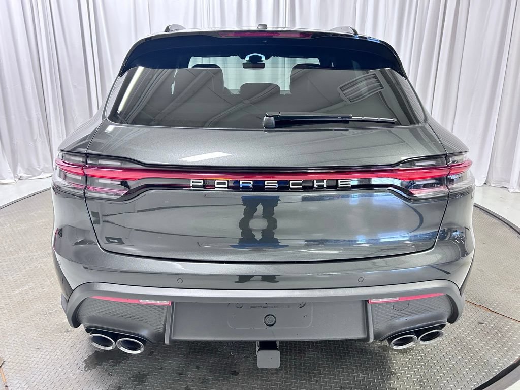 Certified 2026 Porsche Macan AWD/4WD image 32