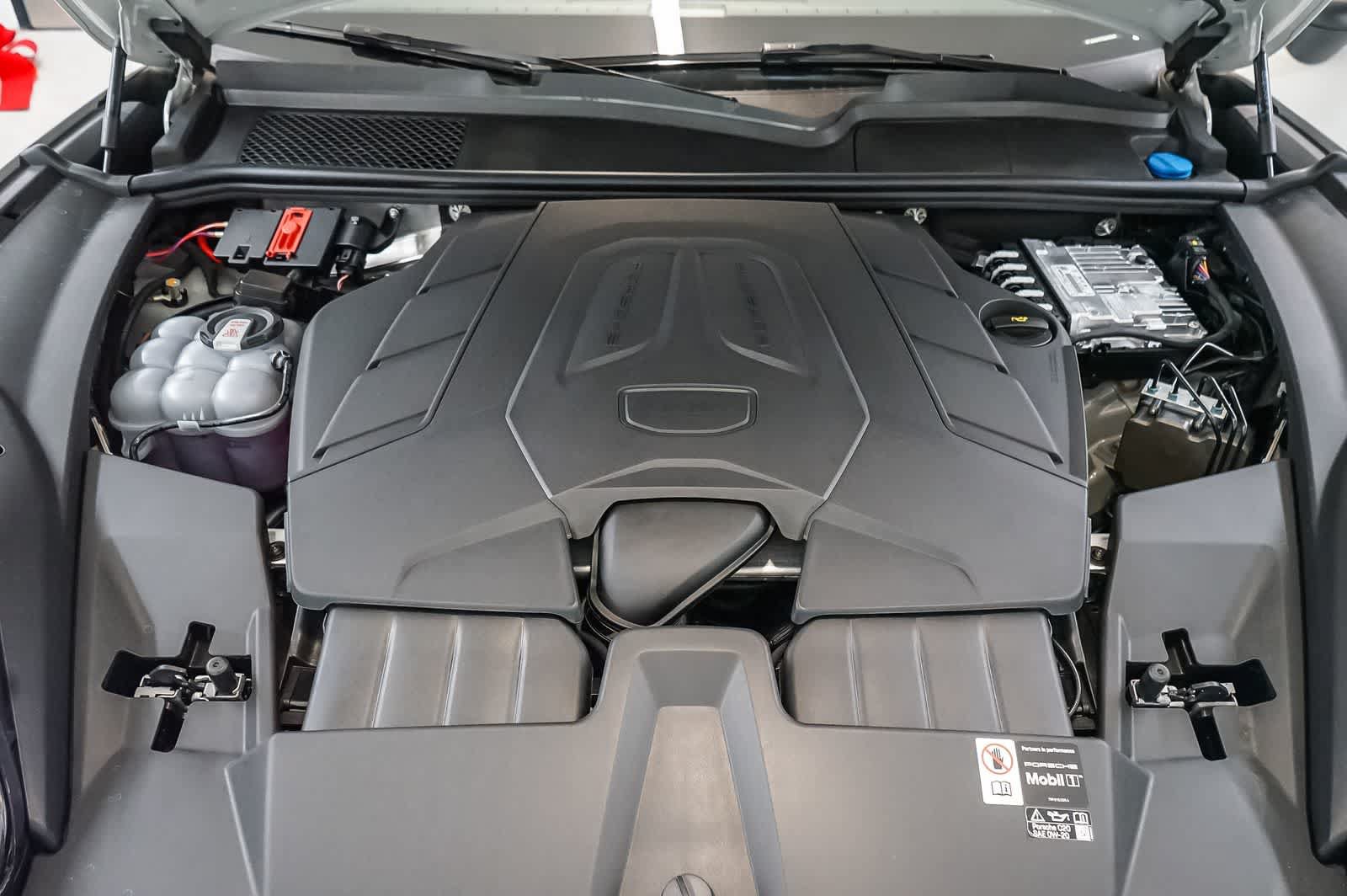New 2026 Porsche Cayenne Coupe AWD/4WD image 32