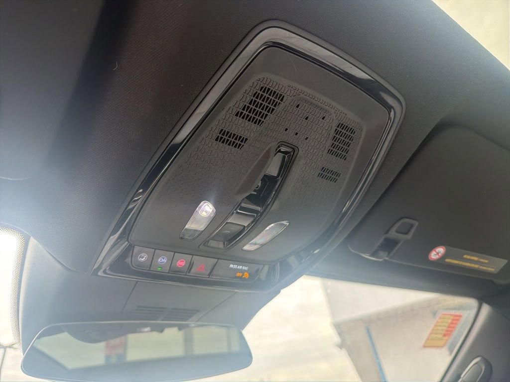 Used 2024 Cadillac Lyriq Luxury image 19