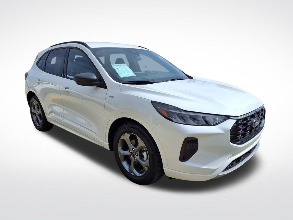 Used 2023 Ford Escape ST-Line FWD image 3