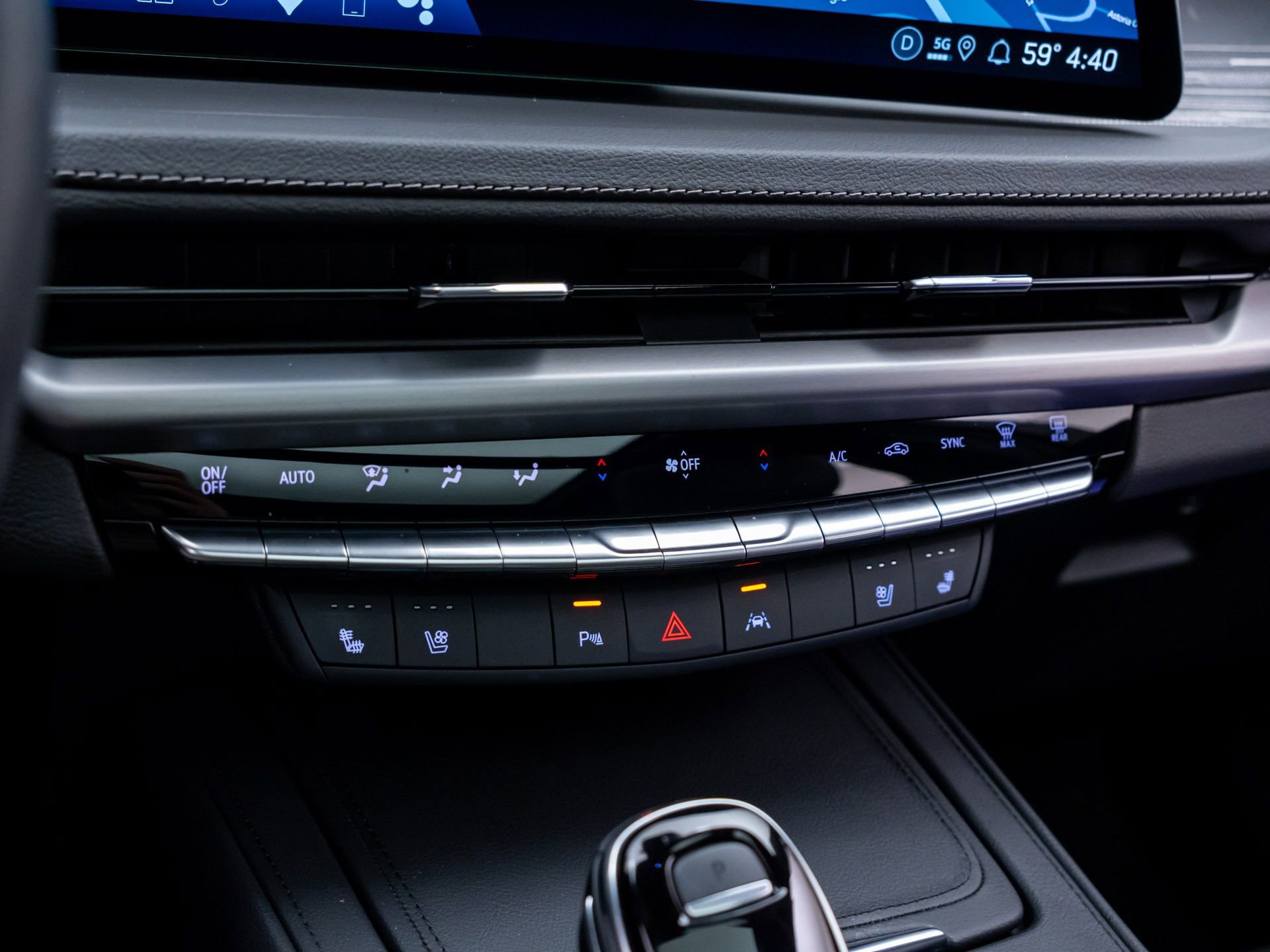 Certified 2025 Cadillac XT4 Premium Luxury AWD/4WD image 30