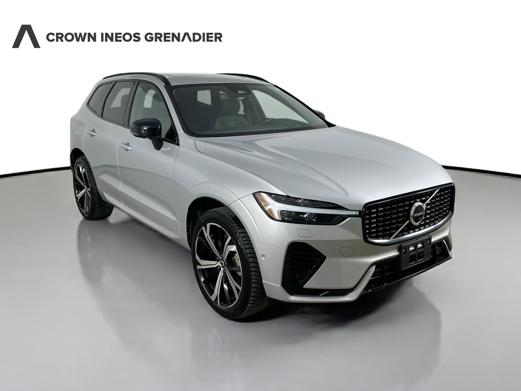 Used 2022 Volvo XC60 T8 R-Design w/ Advanced Package image 3