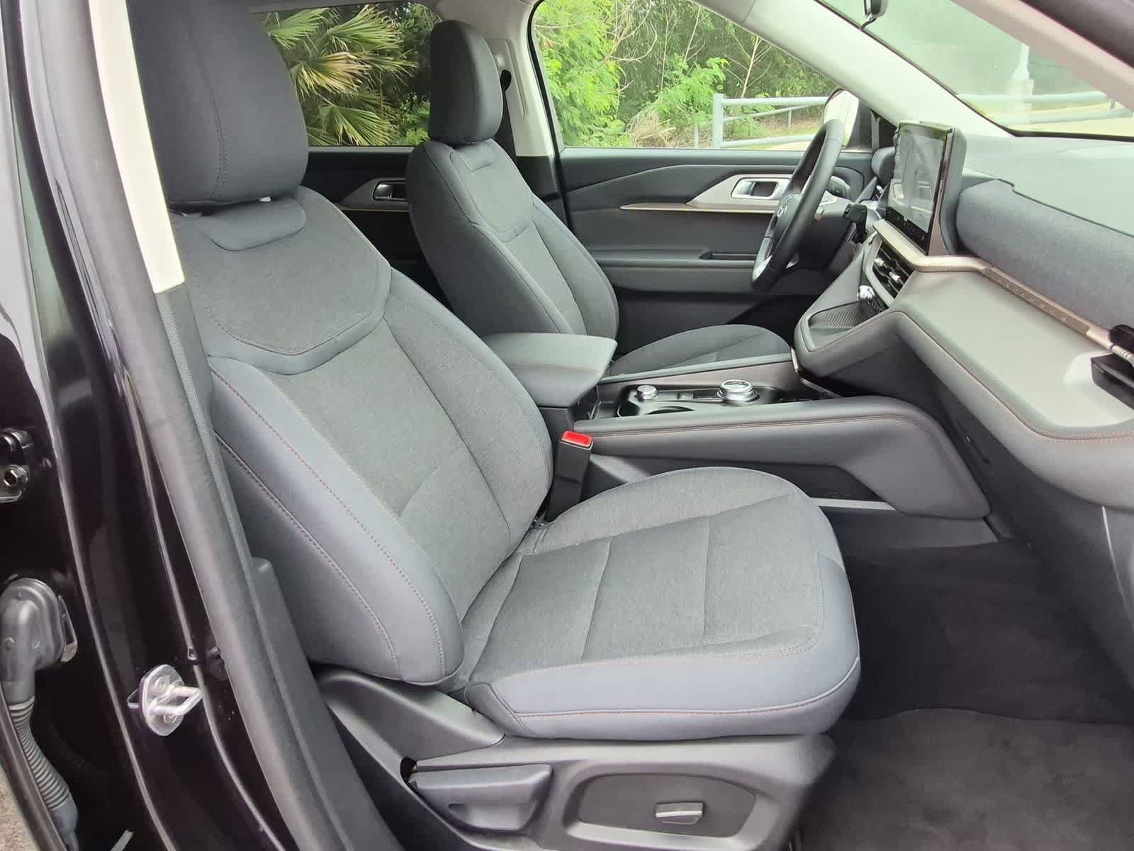 New 2025 Ford Explorer Active RWD image 27