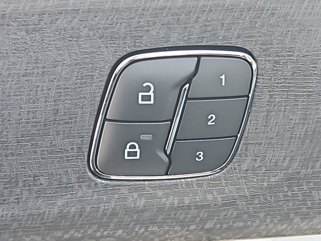 Used 2026 Ford Explorer Platinum w/ LUX Leather Package image 34