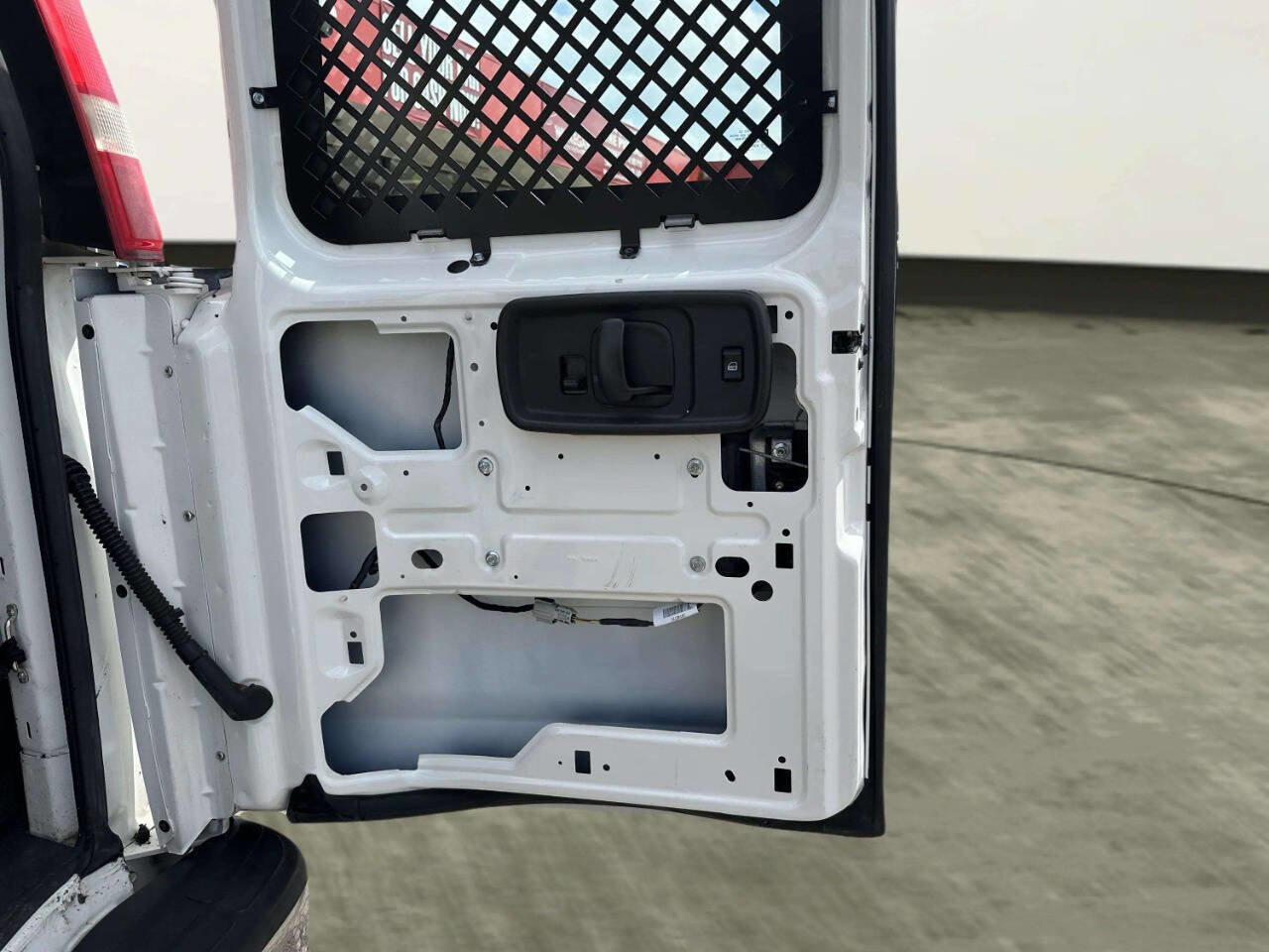 Used 2014 Chevrolet Express 2500 image 12