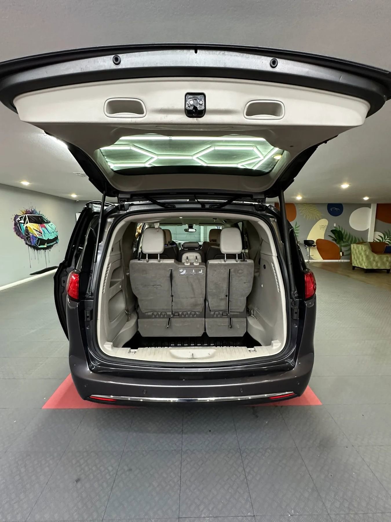Used 2017 Chrysler Pacifica Touring-L FWD image 24
