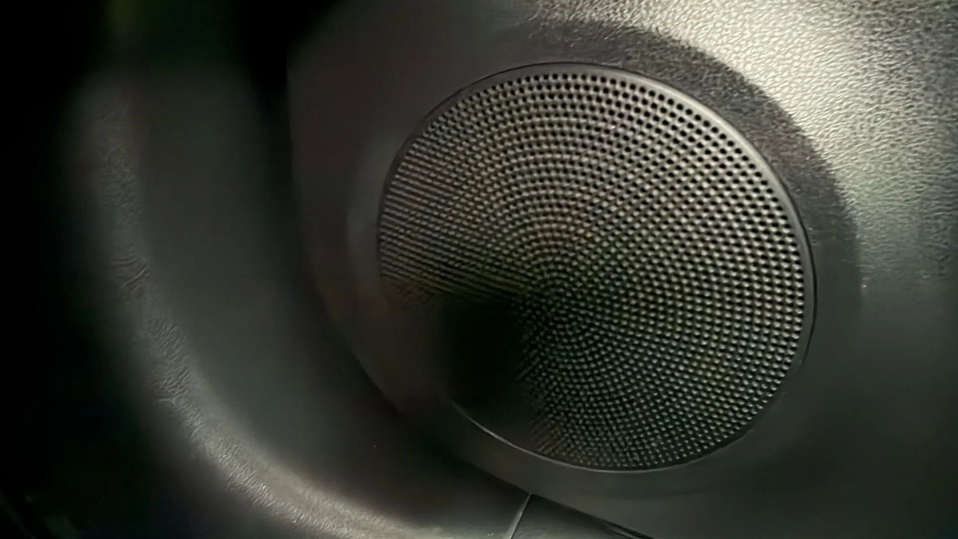 Used 2011 Nissan Juke SL image 28