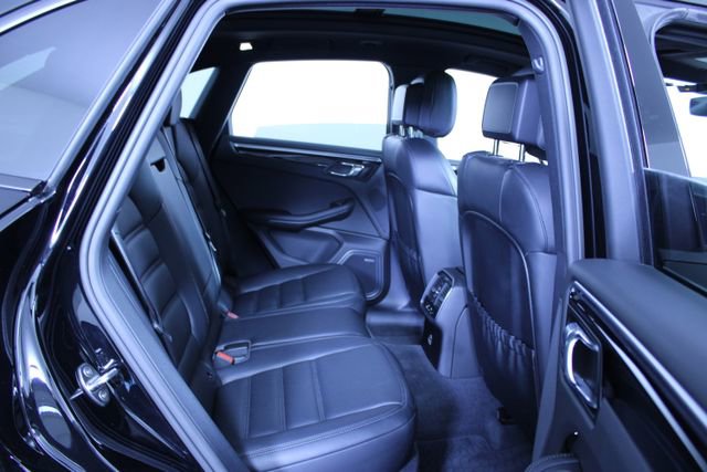 Certified 2024 Porsche Macan image 24