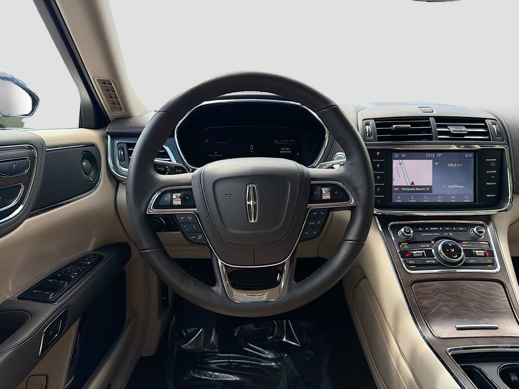 Used 2020 Lincoln Continental w/ Premium Package image 24
