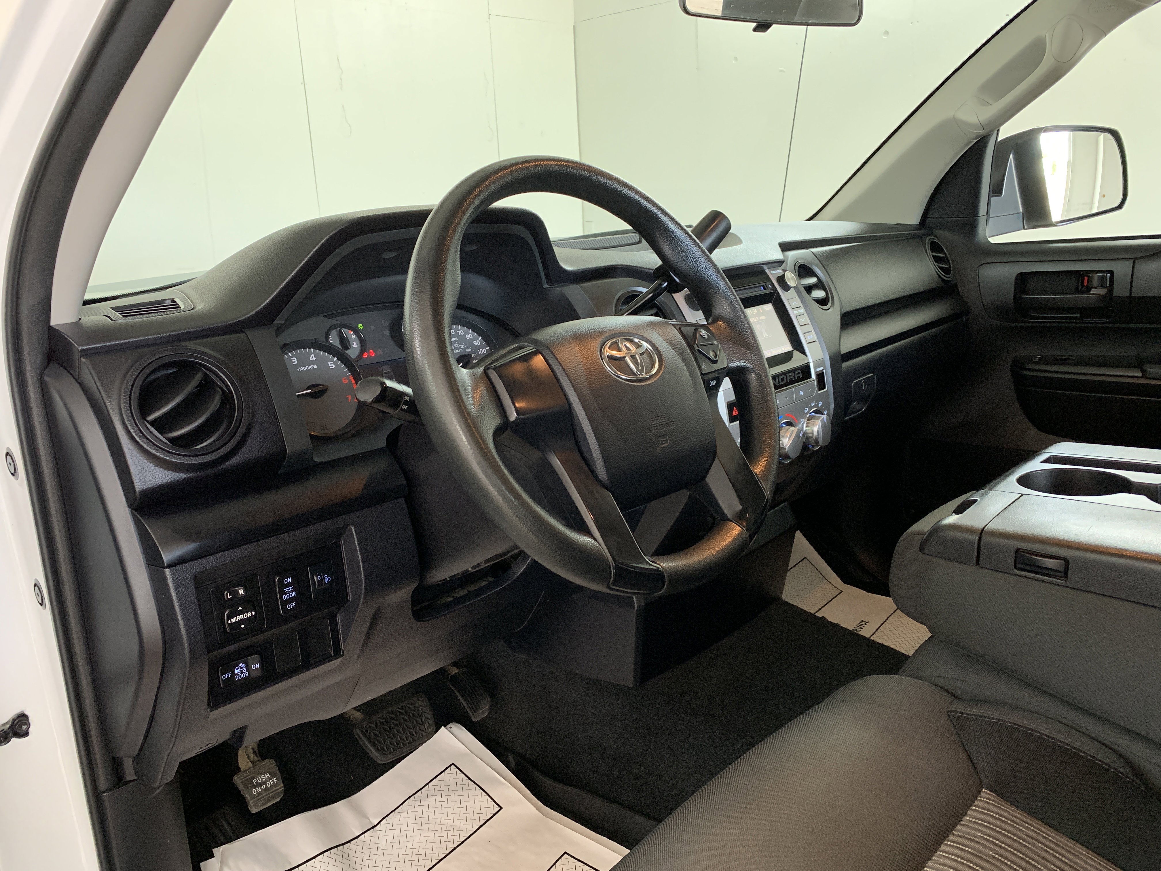 Used 2017 Toyota Tundra SR image 13