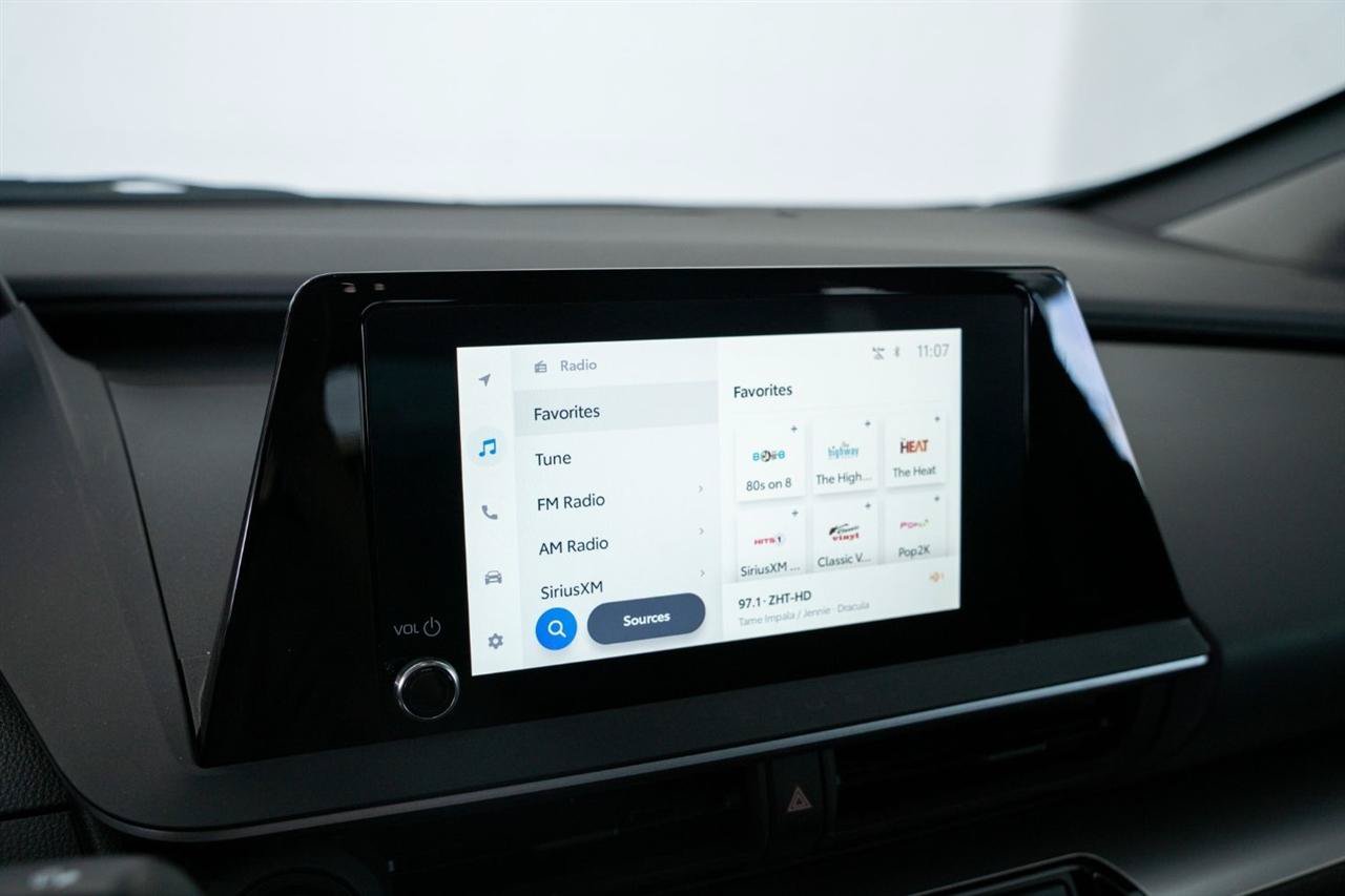 Used 2025 Toyota Prius LE FWD image 18
