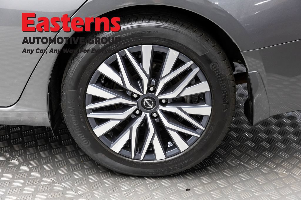 Used 2023 Nissan Altima 2.5 SV w/ SV Premium Package FWD image 8