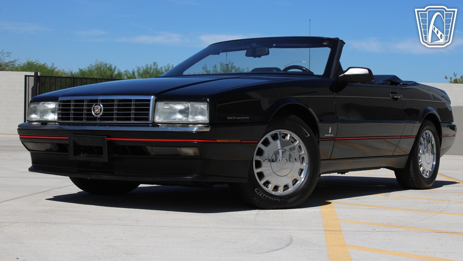 Used 1993 Cadillac Allante FWD image 2