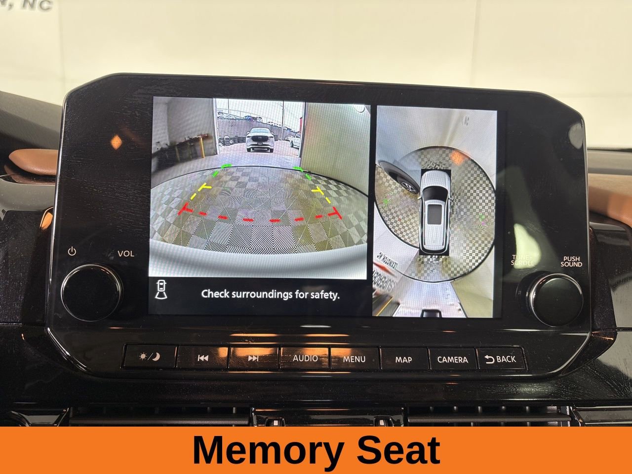 Used 2025 Nissan Pathfinder Platinum image 18