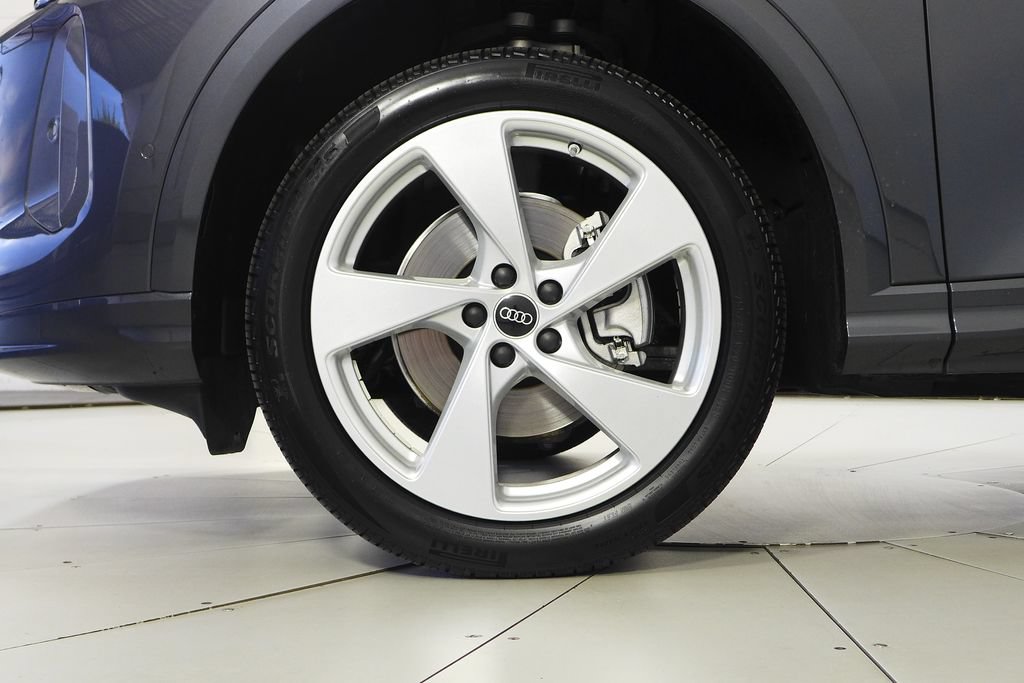 Used 2025 Audi Q5 Premium Plus w/ Premium Plus AWD/4WD image 5