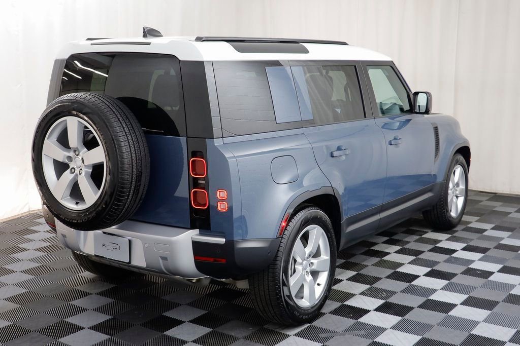 Used 2025 Land Rover Defender 110 S image 19