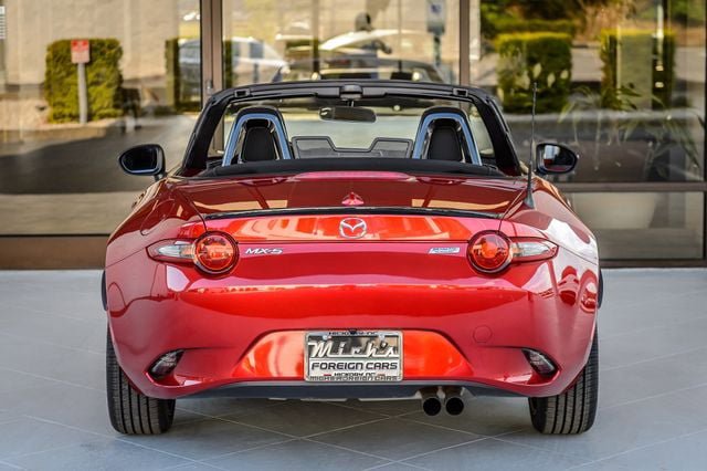 Used 2016 MAZDA MX-5 Miata Club RWD image 13