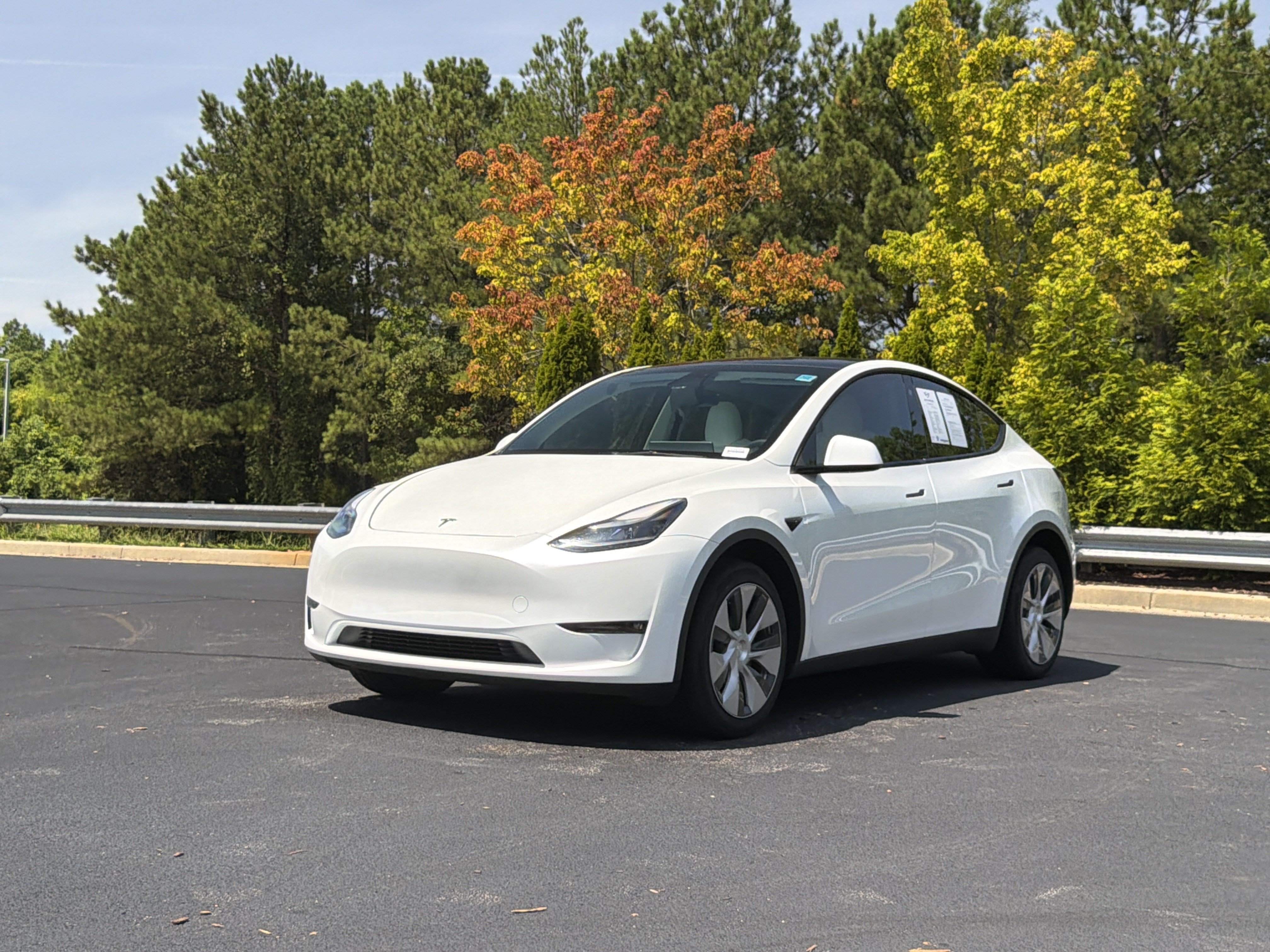Used 2023 Tesla Model Y AWD image 12