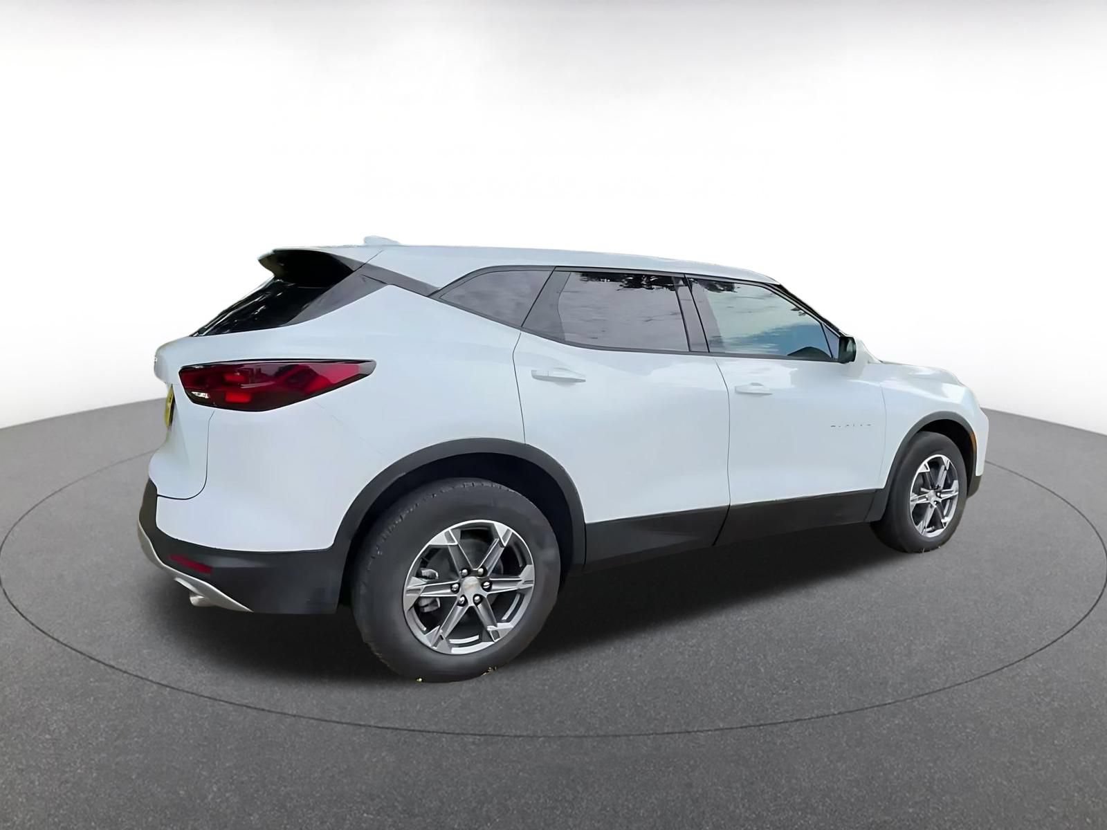 Used 2026 Chevrolet Blazer LT FWD image 14