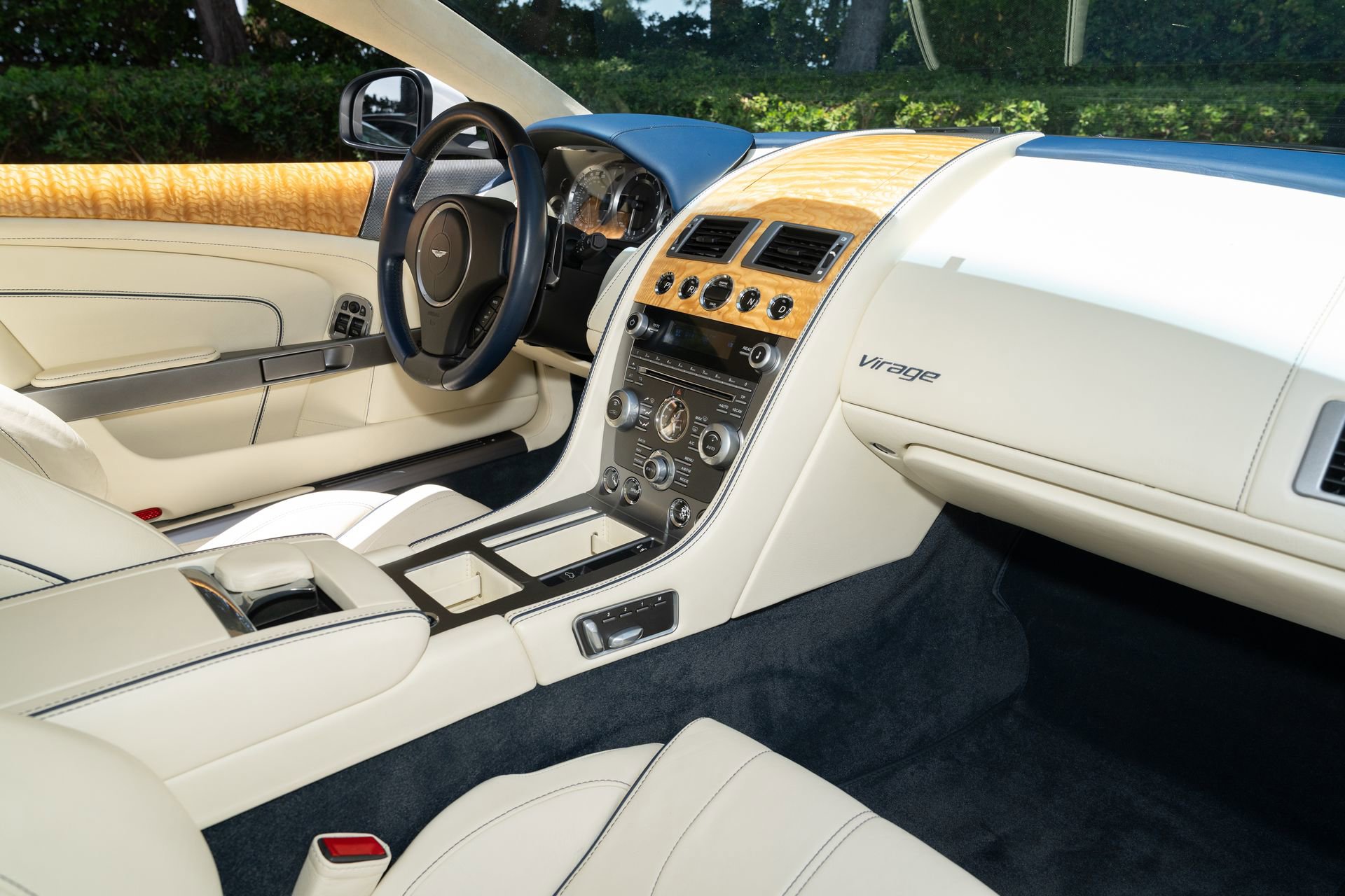 Used 2012 Aston Martin Virage Coupe RWD image 15