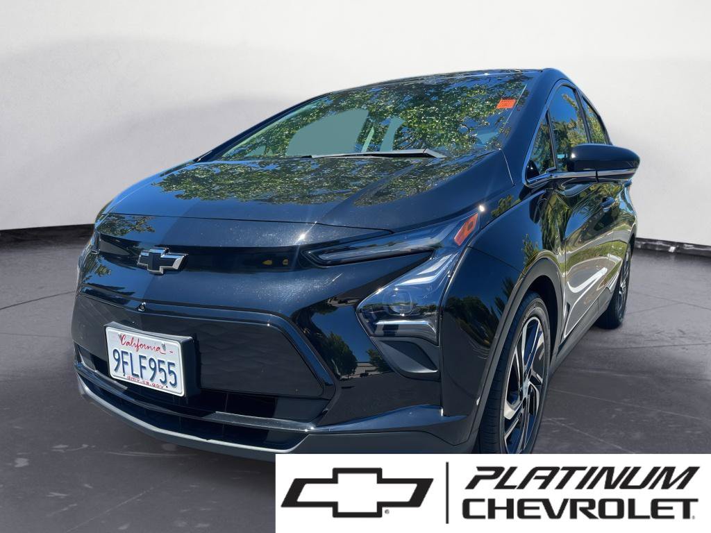 Used 2023 Chevrolet Bolt LT w/ Infotainment Package FWD image 1