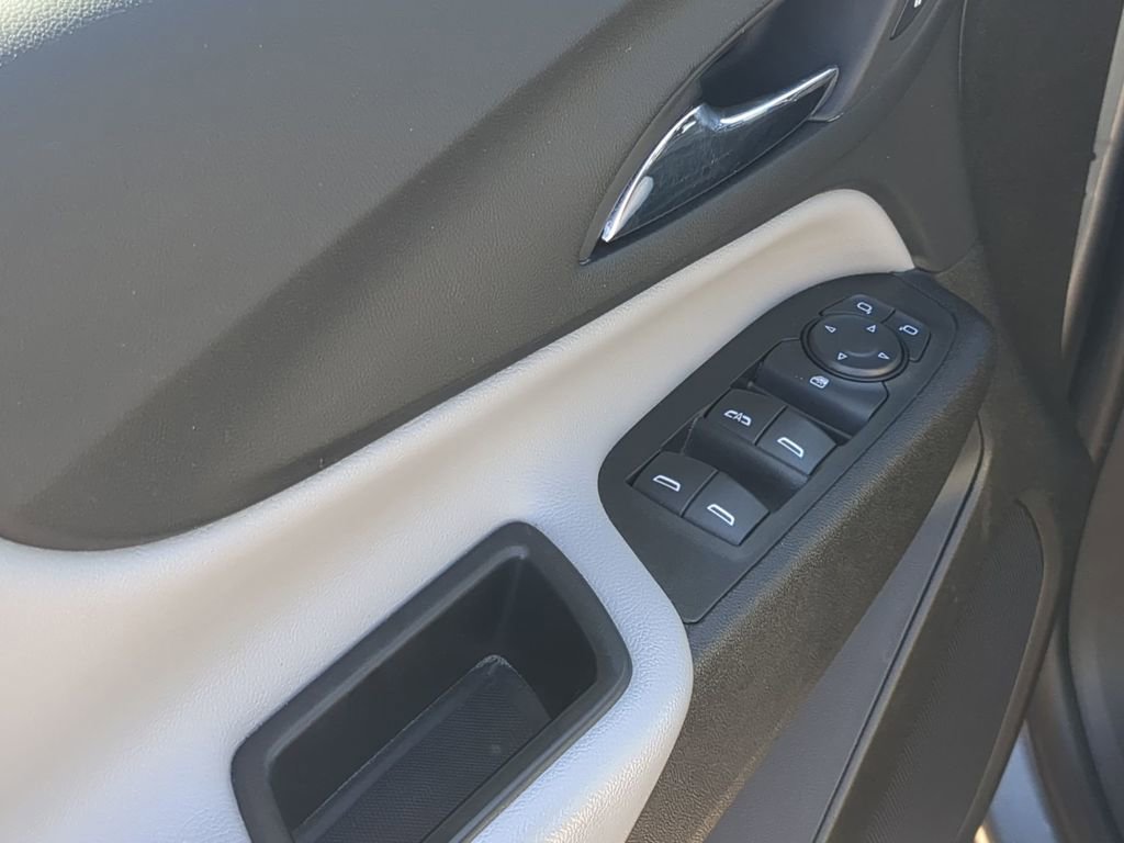 Used 2023 Chevrolet Equinox LS image 22