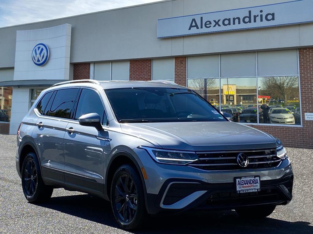 Certified 2024 Volkswagen Tiguan SE