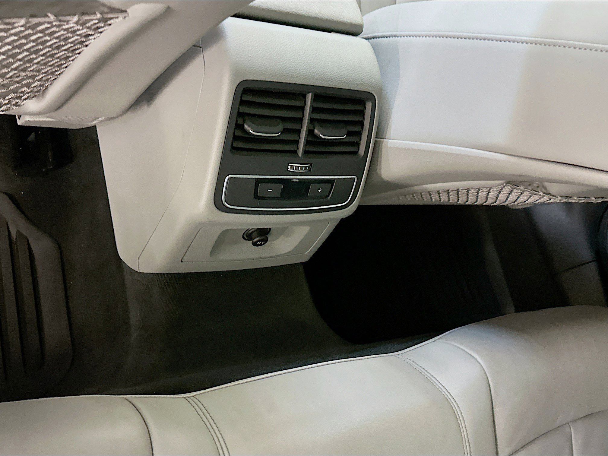 Used 2023 Audi A4 2.0T Premium w/ Convenience Package image 29